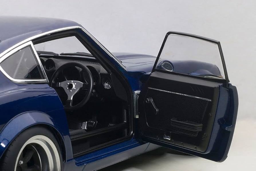 Amazon | オートアート1/18 日産 フェアレディZ（S30)『湾岸